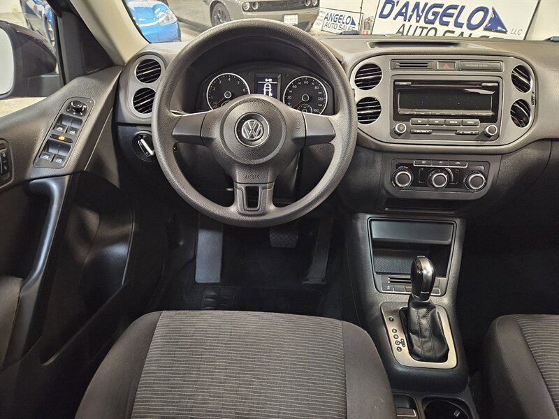Used 2012 Volkswagen Tiguan LE FWD image 19