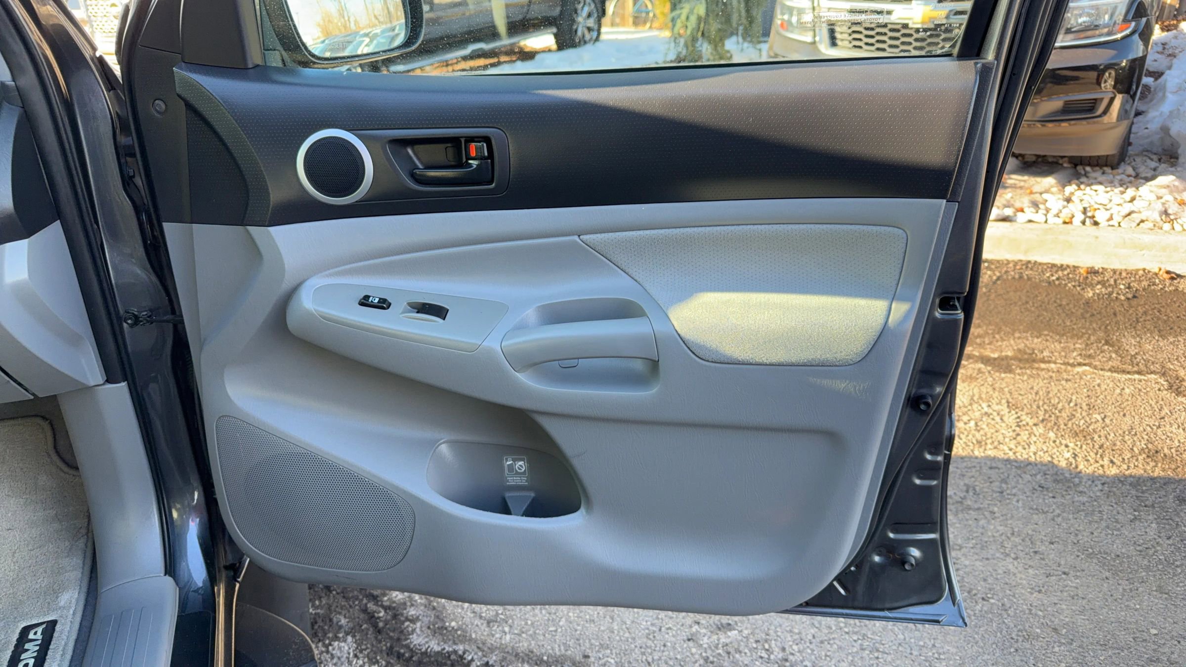 Used 2011 Toyota Tacoma 4x4 Double Cab w/ SR5 Pkg #2 image 16