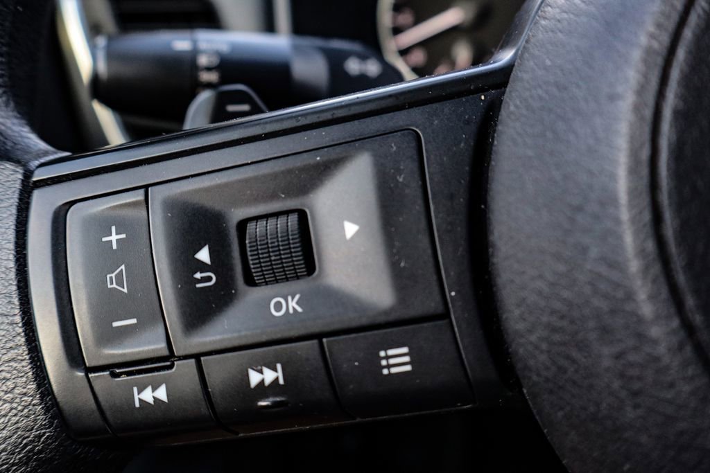 Used 2024 Nissan Rogue SV image 25