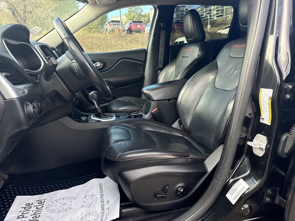 Used 2016 Jeep Cherokee Trailhawk w/ Comfort/Convenience Group image 10