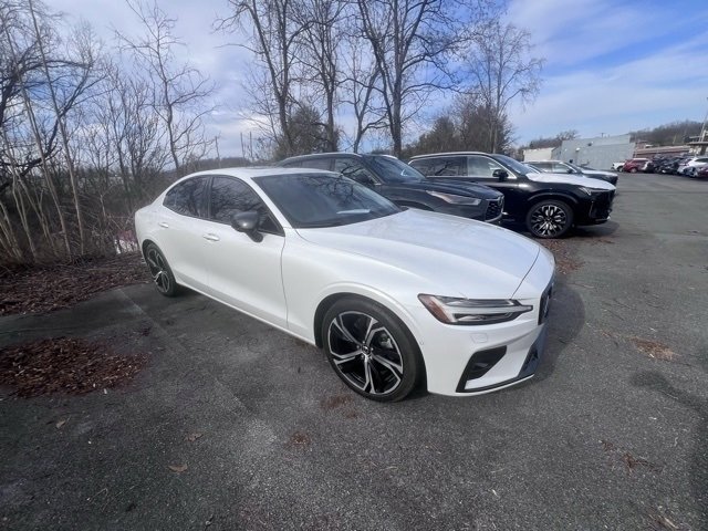Used 2024 Volvo S60 B5 Plus w/ Climate Package image 2