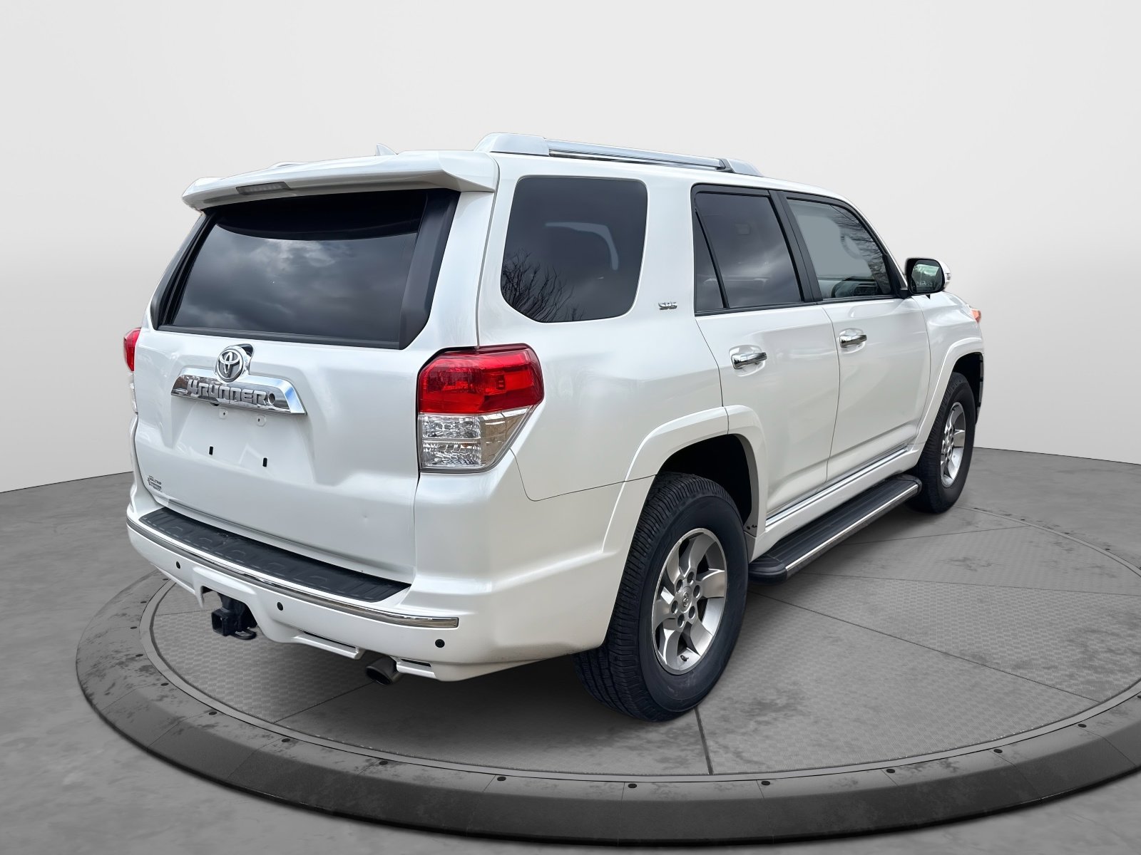 Used 2013 Toyota 4Runner SR5 image 8