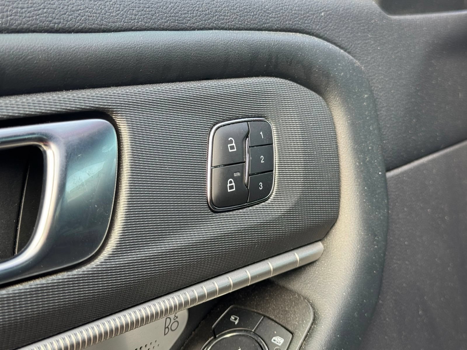 Used 2025 Ford Explorer ST AWD/4WD image 12