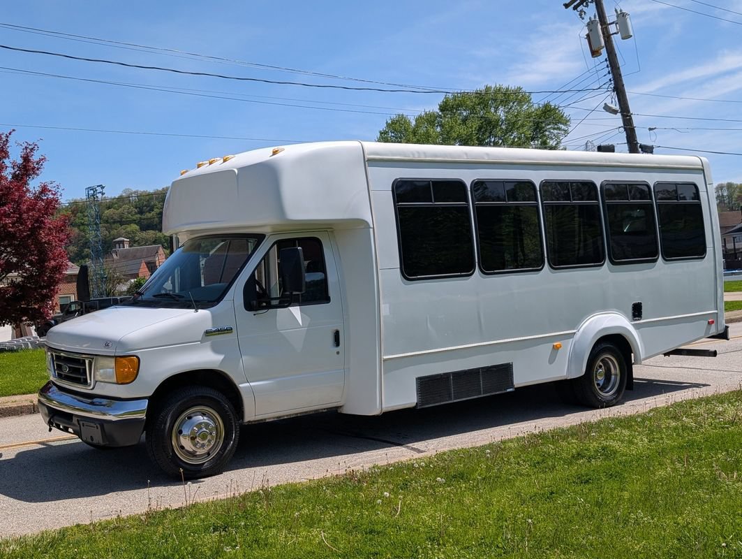 Used 2007 Ford E-450 and Econoline 450 RWD image 17