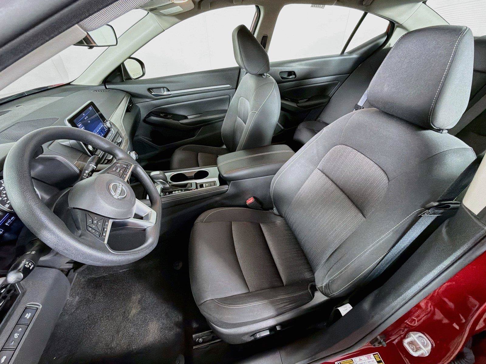 Used 2023 Nissan Altima 2.5 SV AWD/4WD image 2
