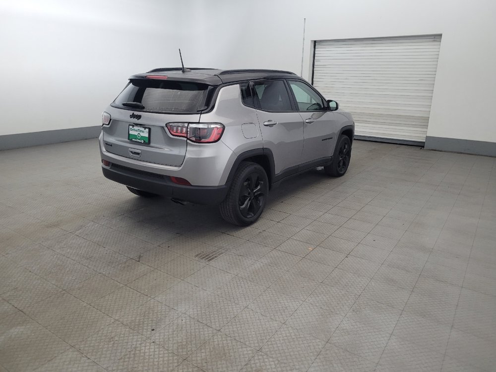 Used 2021 Jeep Compass Latitude w/ Sun and Sound Group AWD/4WD image 9
