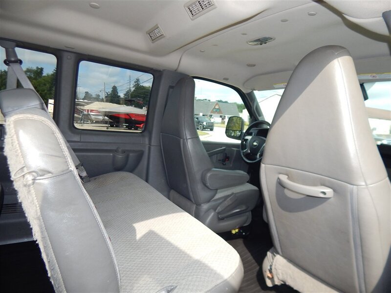 Used 2019 Chevrolet Express 3500 LT w/ LT Preferred Equipment Group RWD image 15
