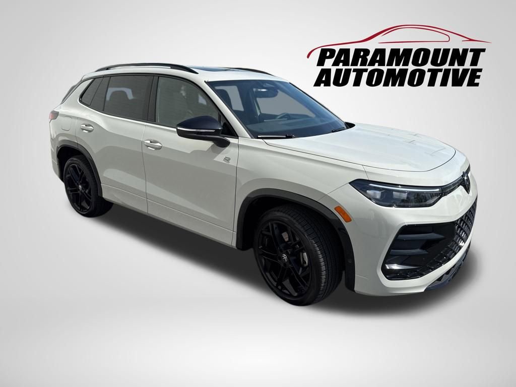 Certified 2026 Volkswagen Tiguan SE R-Line image 3