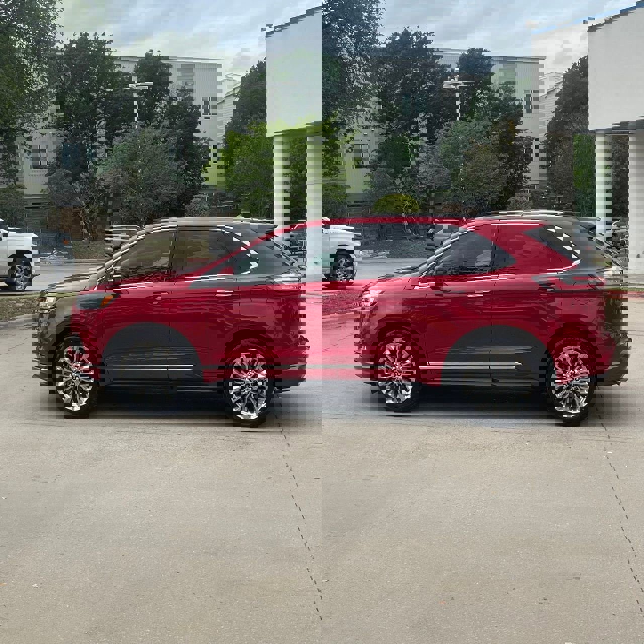 Used 2022 Ford Edge Titanium w/ Equipment Group 301A image 3