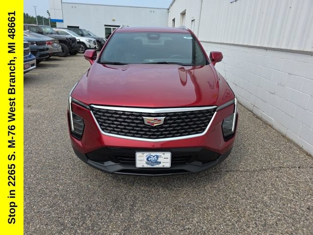 Used 2024 Cadillac XT4 Premium Luxury FWD image 4