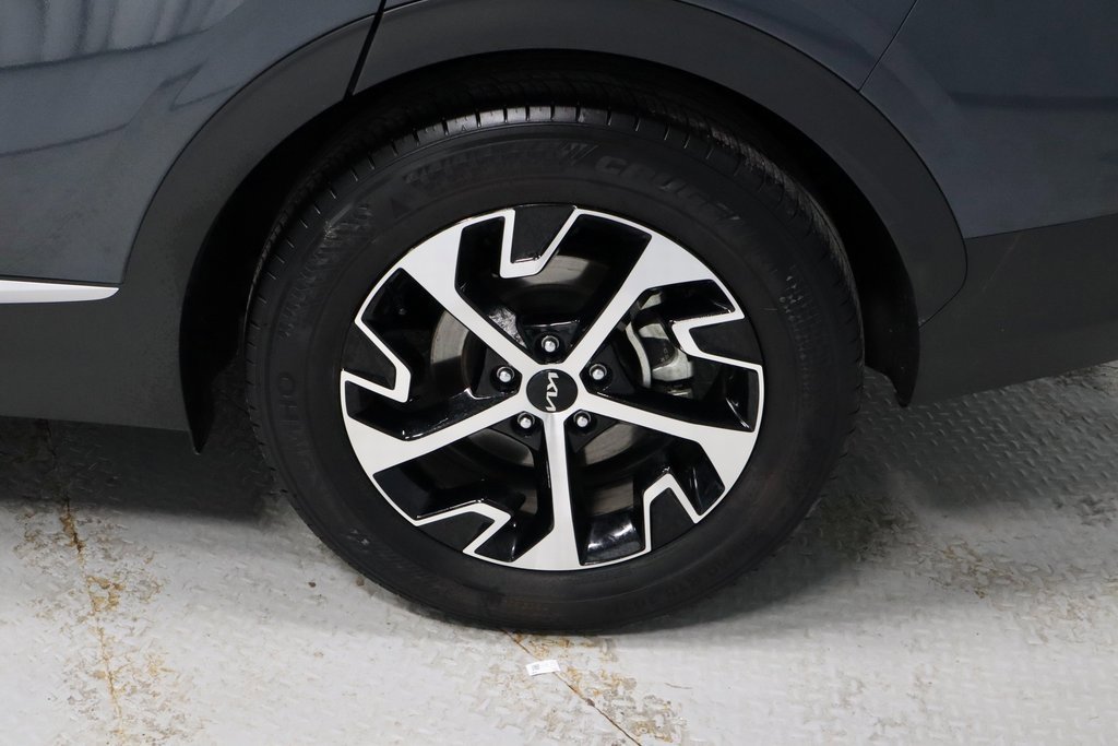 Used 2024 Kia Sportage EX image 19