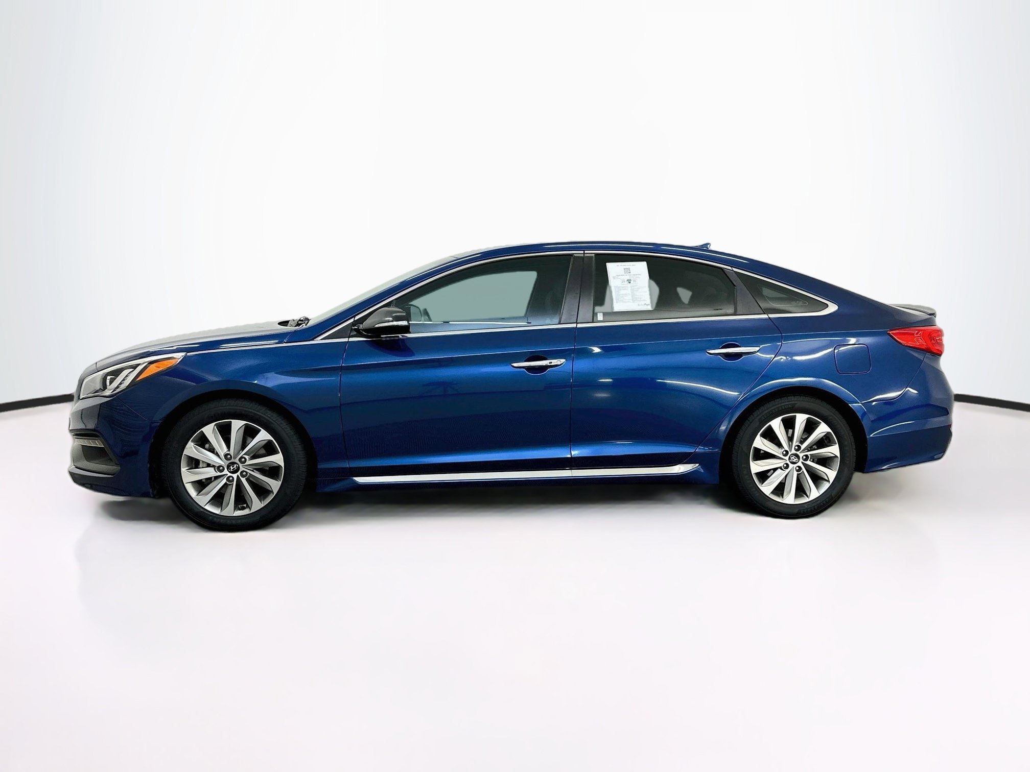 Used 2017 Hyundai Sonata Sport w/ Value Edition Package 02 FWD image 4