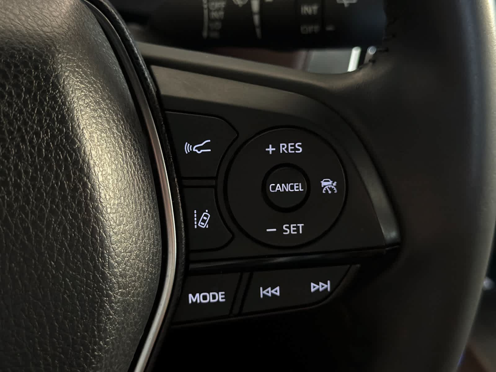 Used 2024 Toyota Venza XLE AWD/4WD image 26