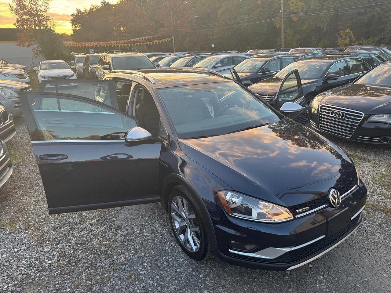 Used 2017 Volkswagen Golf Alltrack SE image 6