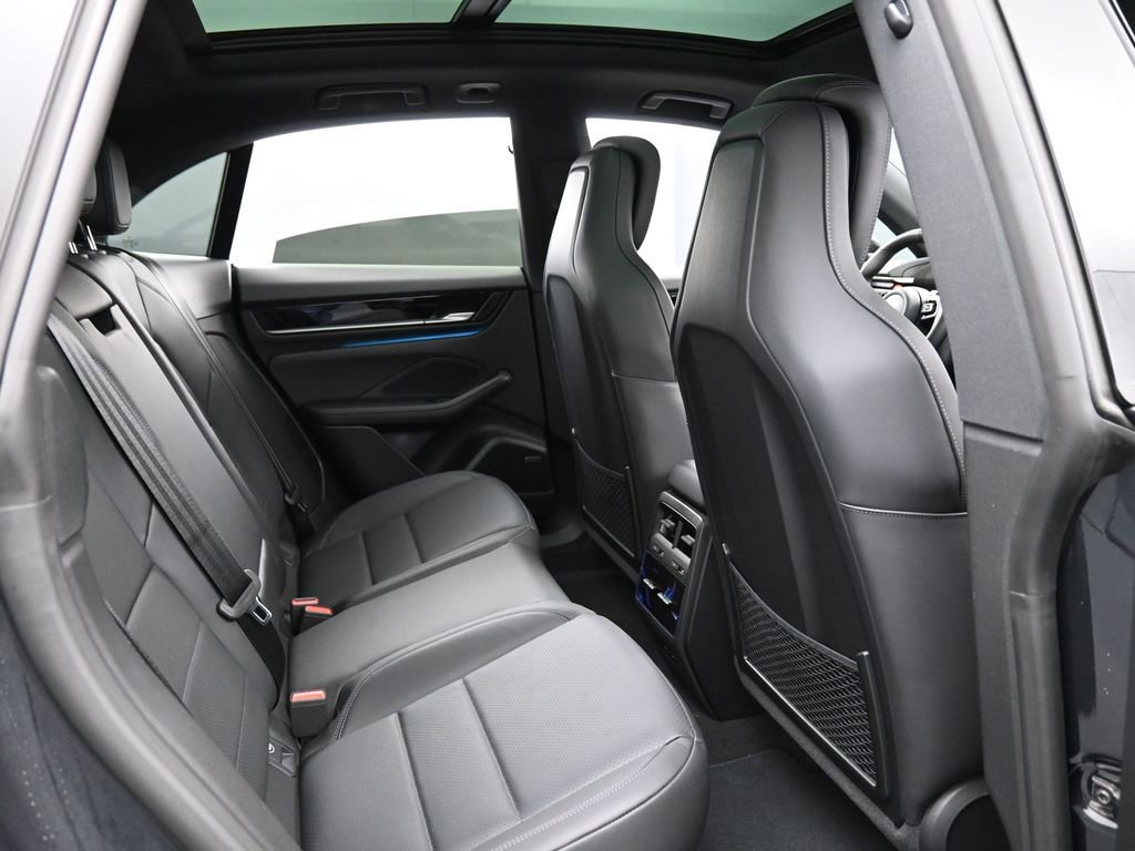 New 2026 Porsche Macan 4S Electric AWD/4WD image 27
