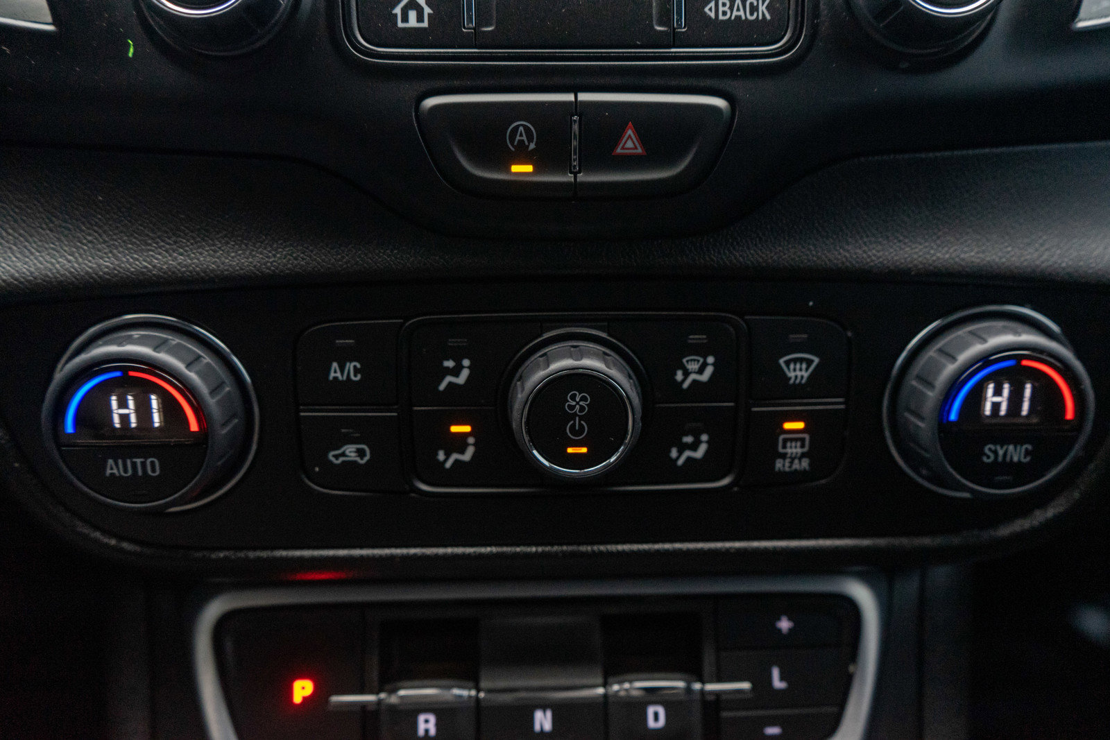 Used 2024 GMC Terrain SLT image 20