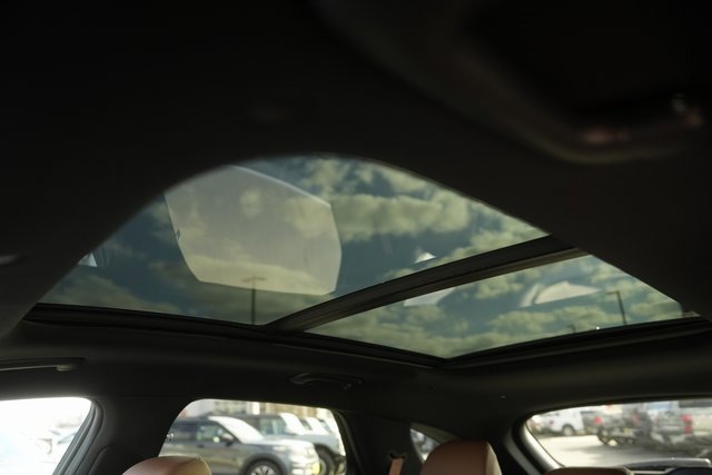 Used 2026 Genesis GV70 2.5T Advanced image 11