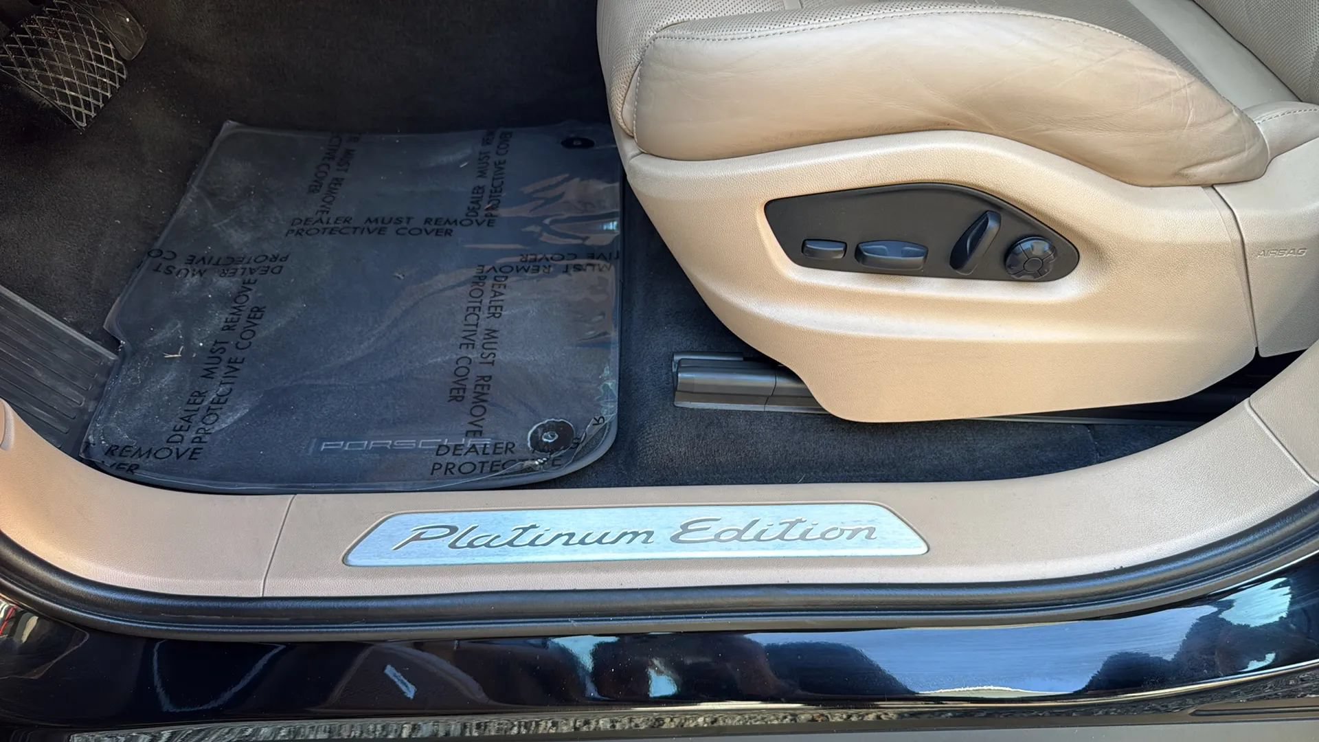 Used 2023 Porsche Cayenne Platinum Edition AWD/4WD image 44