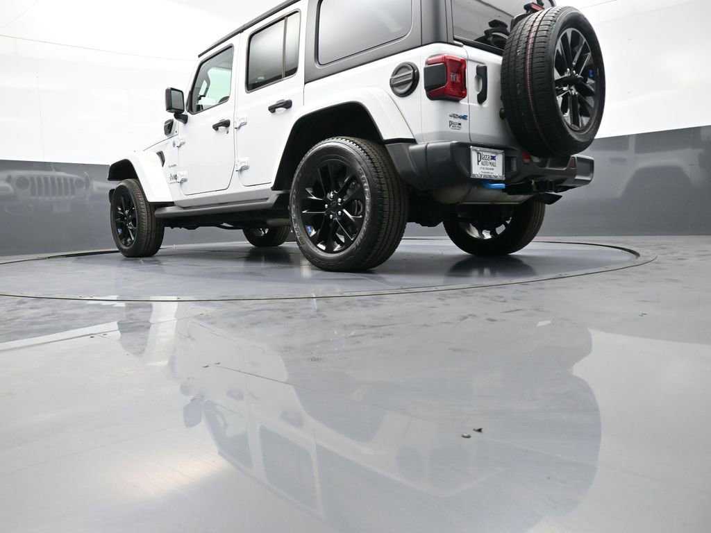 Used 2023 Jeep Wrangler Unlimited Sahara w/ Cold Weather Group image 36