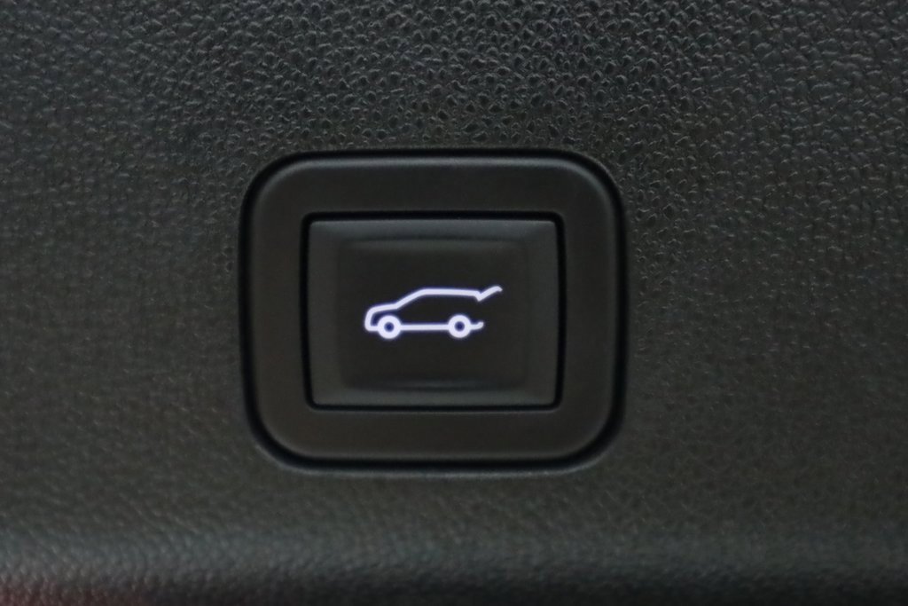 Used 2025 Cadillac Escalade ESV Sport w/ Touring Package image 25