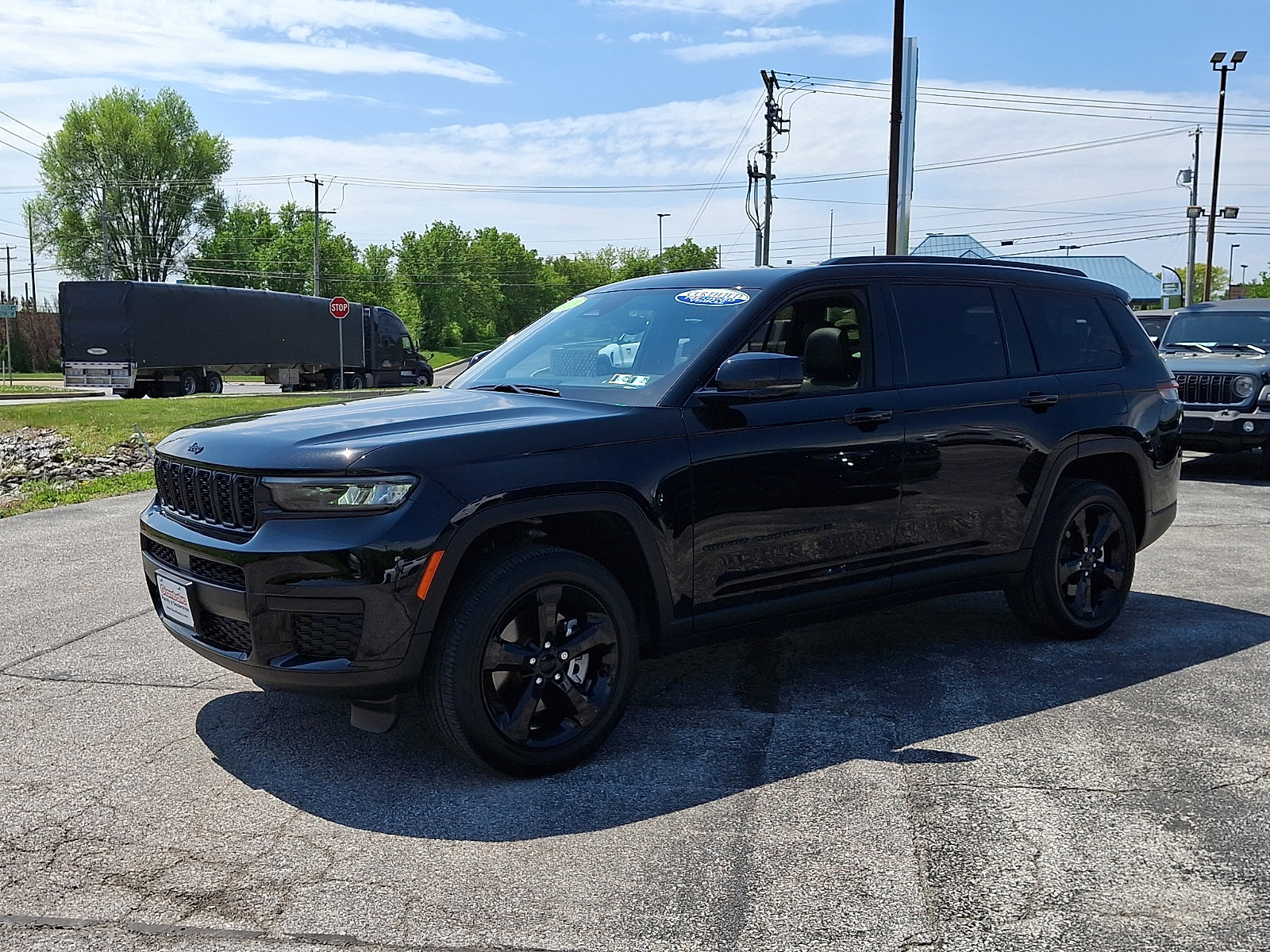 Certified 2023 Jeep Grand Cherokee L Laredo AWD/4WD image 6