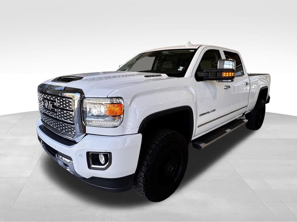Used 2019 GMC Sierra 2500 Denali w/ Duramax Plus Package AWD/4WD image 3