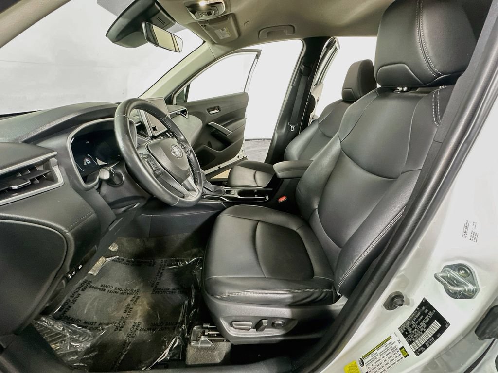 Used 2023 Toyota Corolla Cross XLE FWD image 17