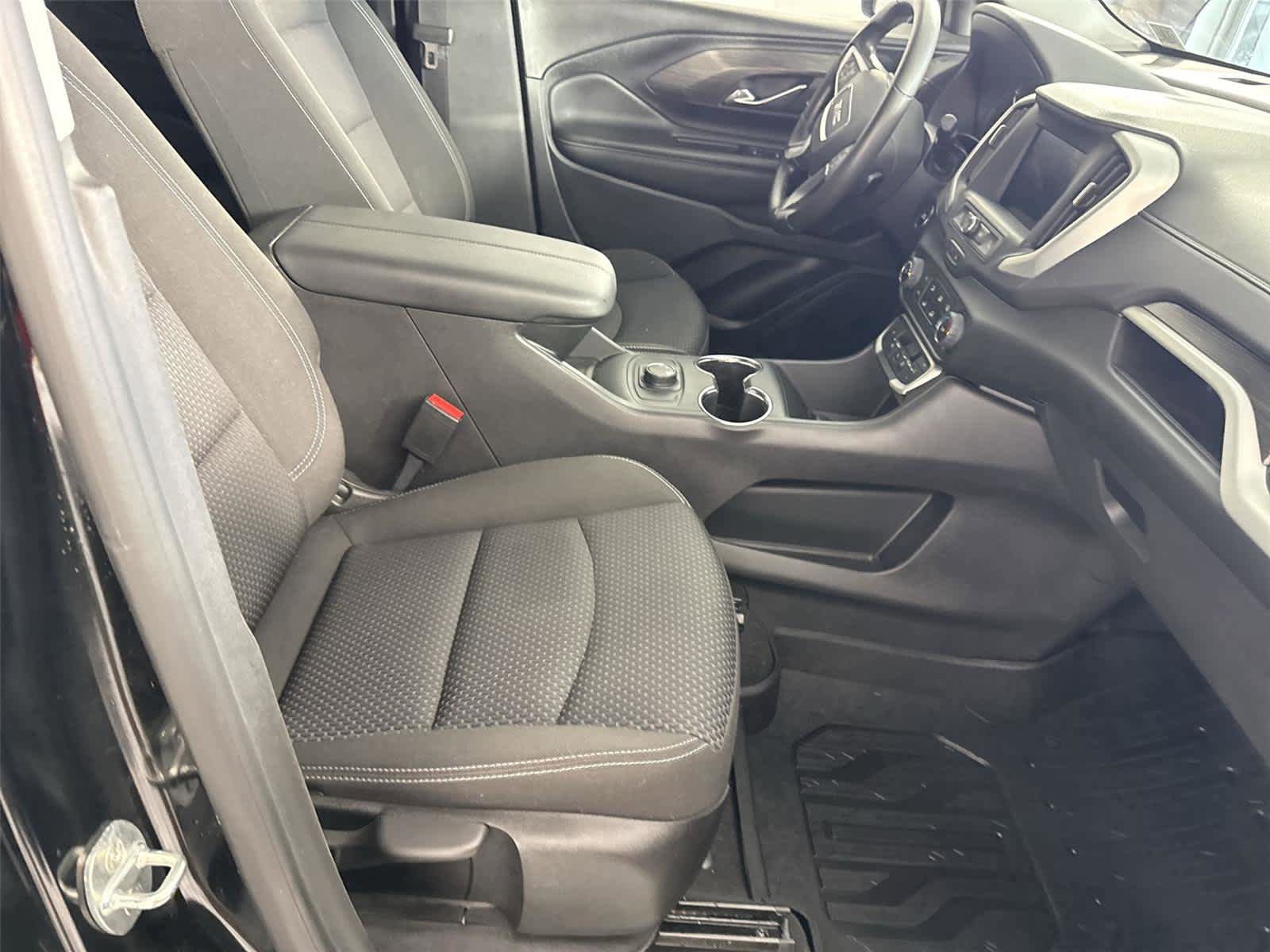 Used 2023 GMC Terrain SLE w/ Elevation Edition AWD/4WD image 15