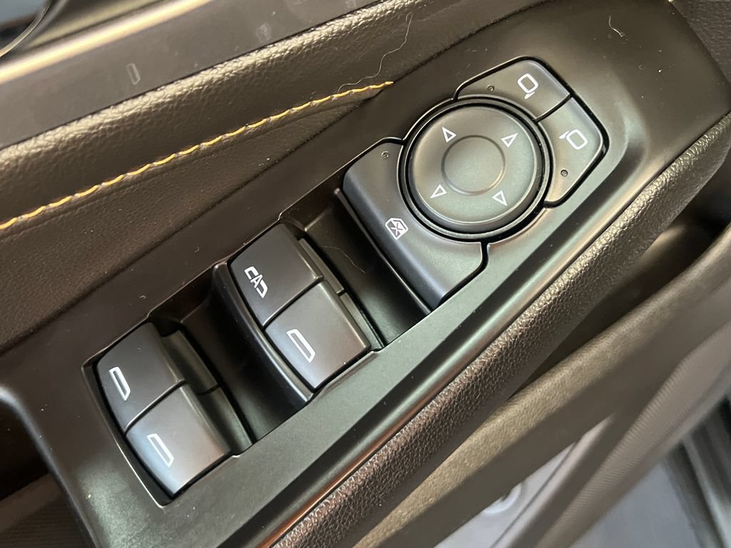 Used 2019 Chevrolet Traverse LT w/ LPO, Floor Liner Package AWD/4WD image 32