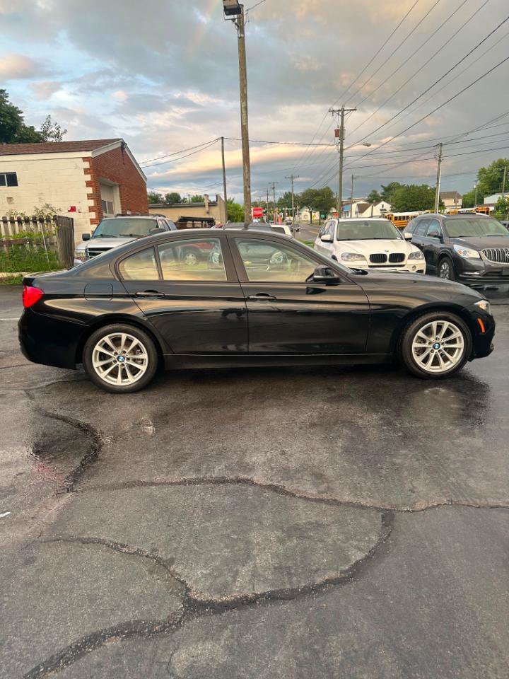 Used 2017 BMW 320i xDrive Sedan AWD/4WD image 7