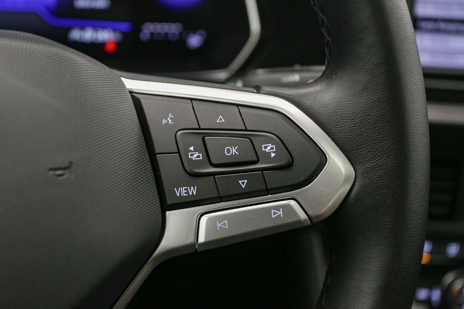 Certified 2024 Volkswagen Jetta SE image 38