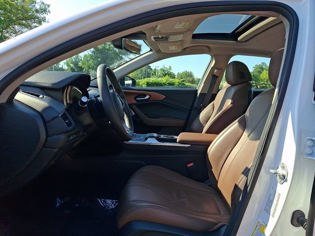 Used 2023 Acura TLX w/ Technology Package FWD image 16