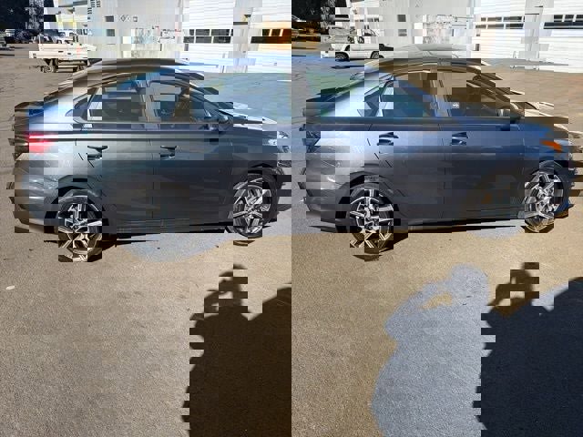 Used 2019 Kia Forte S w/ S Premium Package image 2