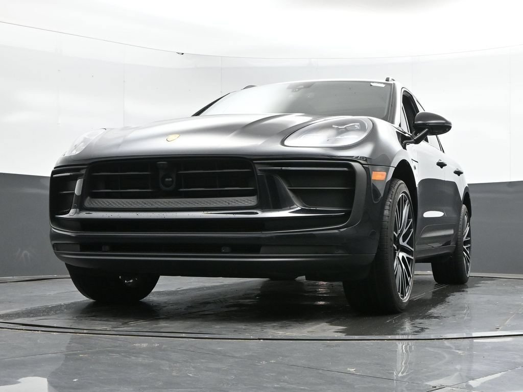Used 2022 Porsche Macan AWD/4WD image 42