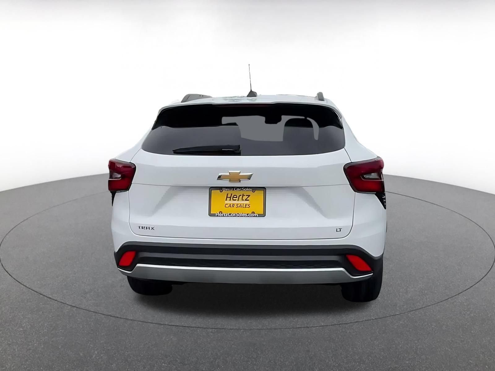 Used 2025 Chevrolet Trax LT FWD image 12