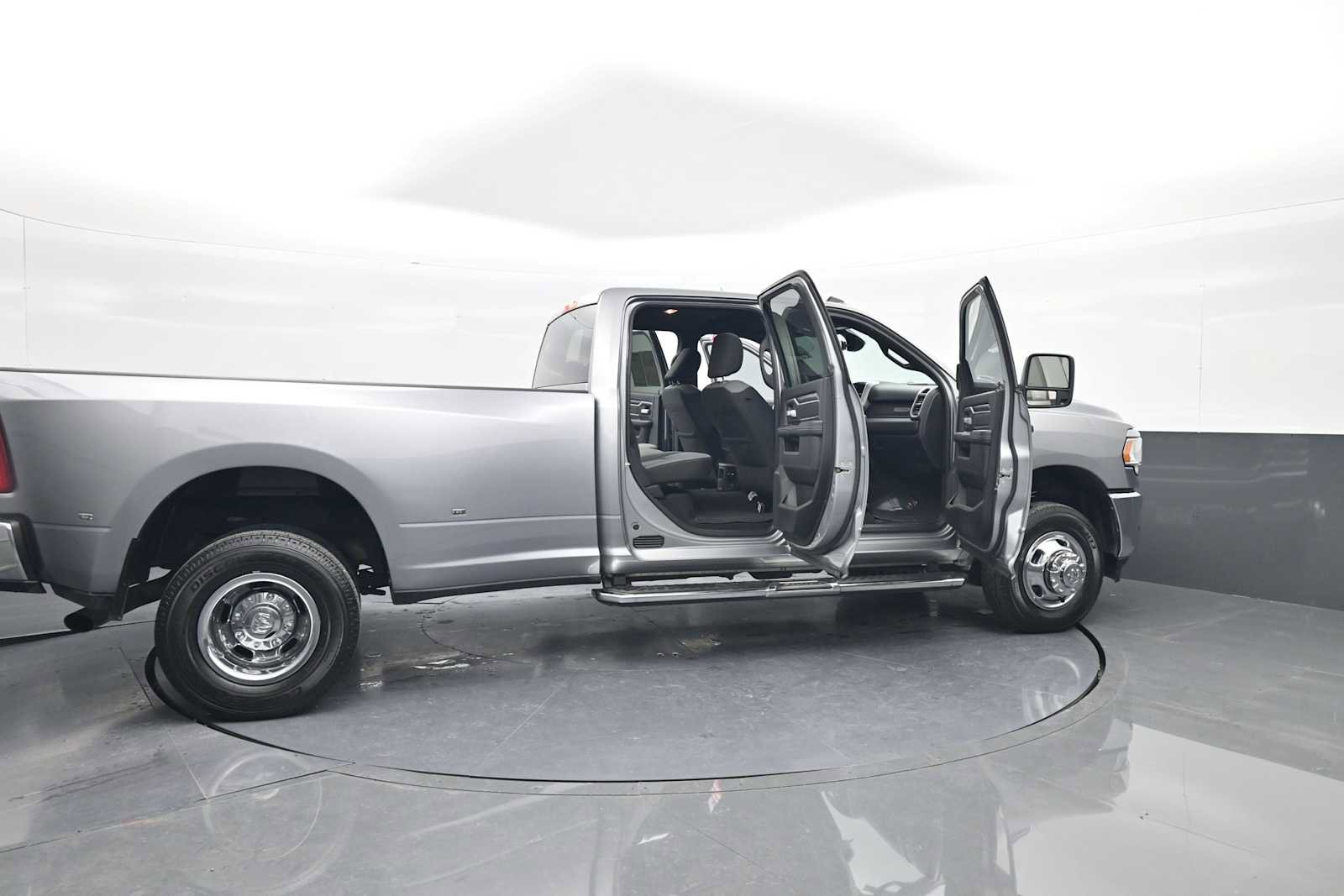 Used 2024 RAM 3500 Big Horn image 84