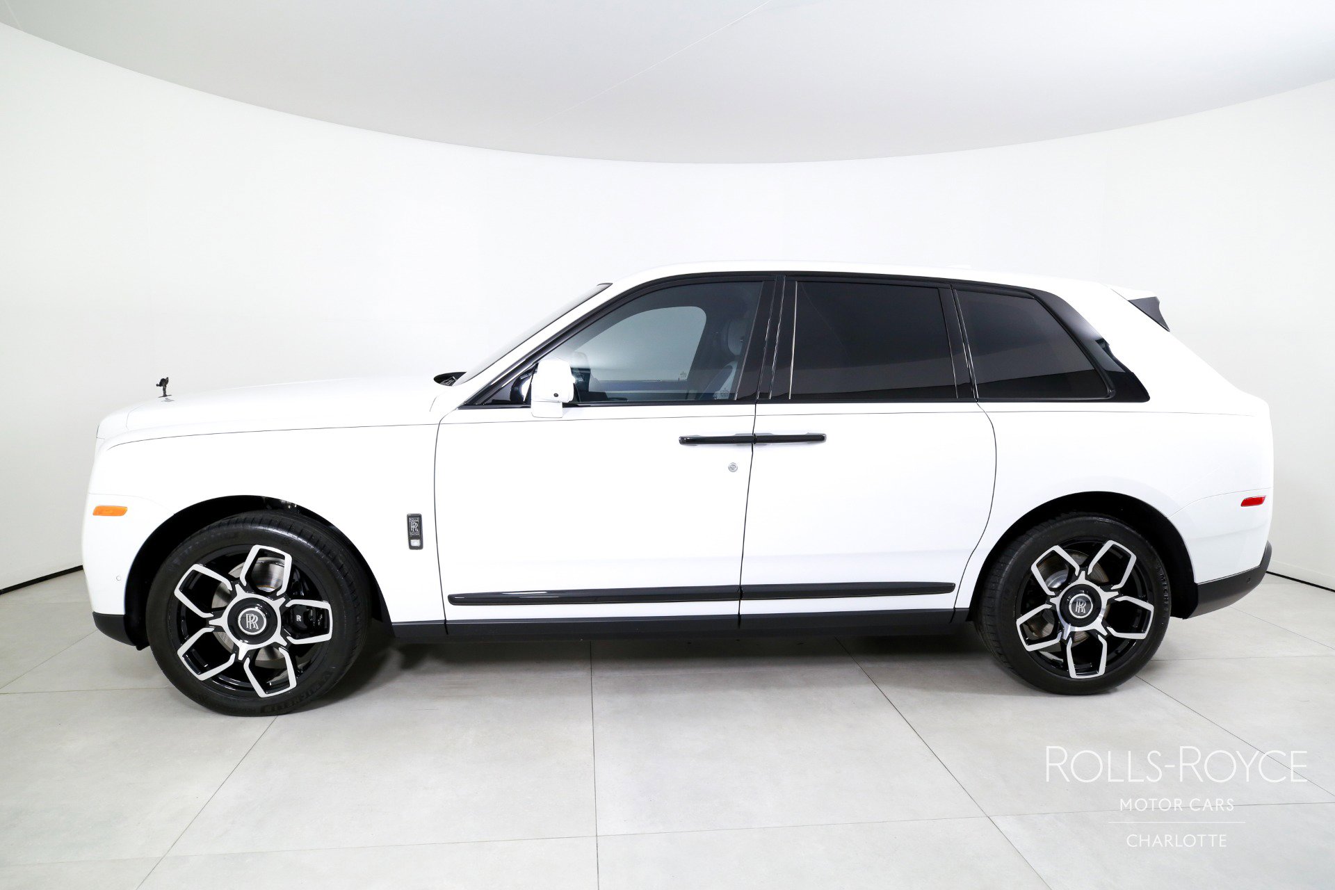 Used 2023 Rolls-Royce Cullinan Black Badge w/ Driver's Package image 3