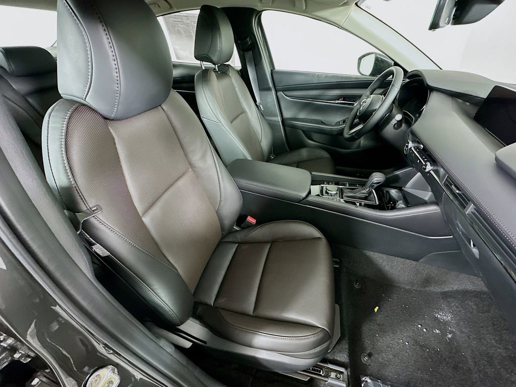 New 2025 MAZDA MAZDA3 2.5 Turbo Sedan w/Premium Plus image 35
