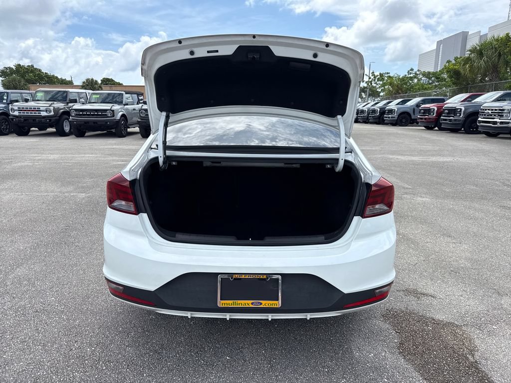 Used 2019 Hyundai Elantra SE FWD image 25