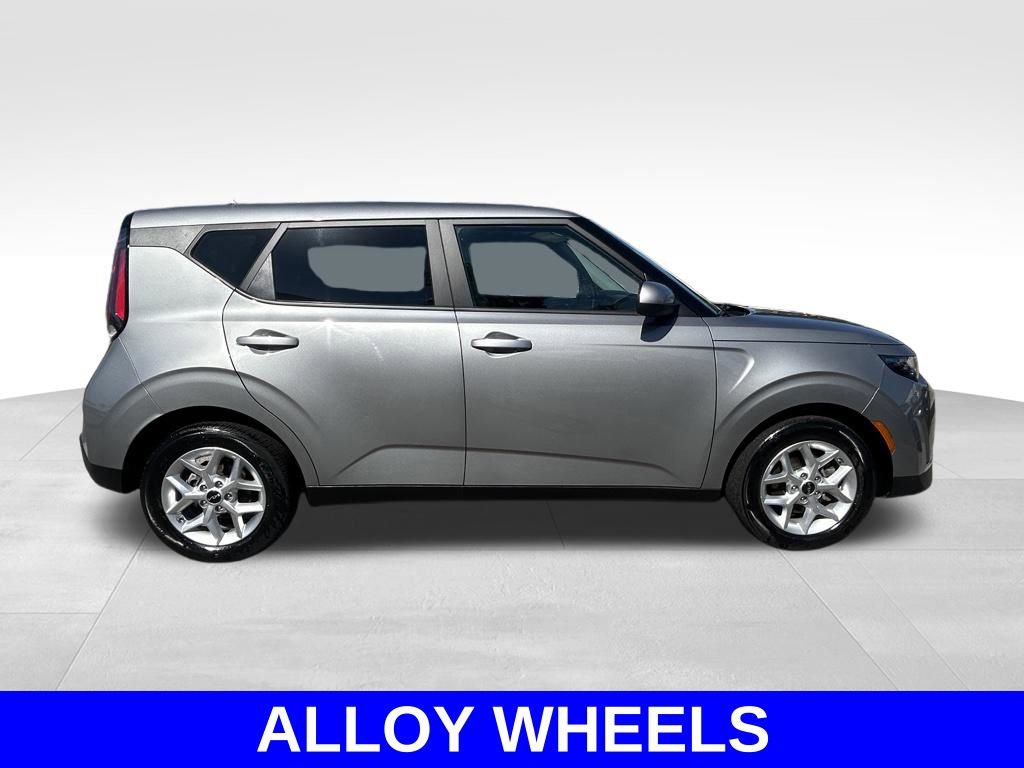 Used 2023 Kia Soul LX w/ Option Group 015 video 3