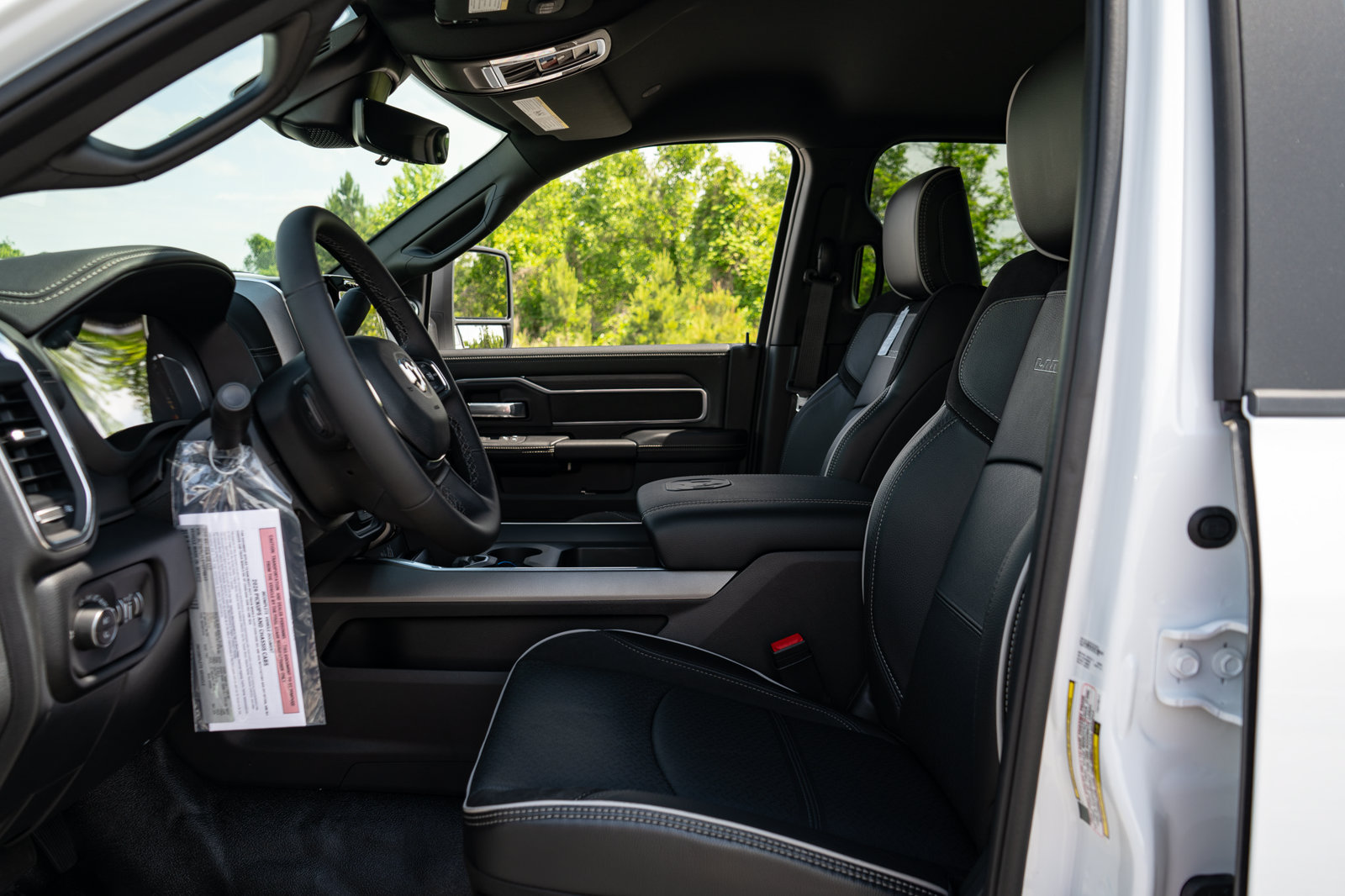 New 2026 RAM 4500 4x4 Crew Cab DRW w/ Laramie Trim Package image 30