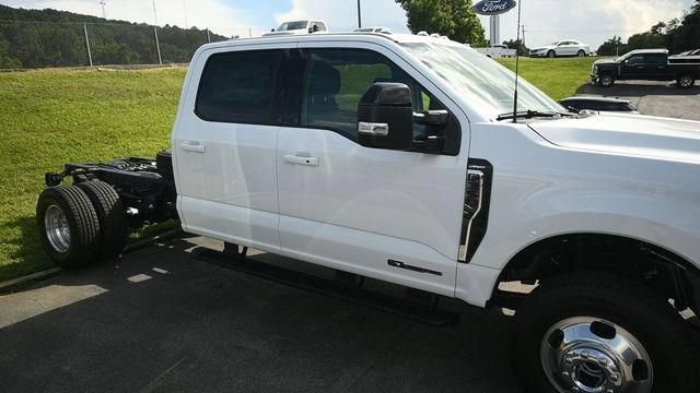 New 2026 Ford F350 Lariat AWD/4WD image 3