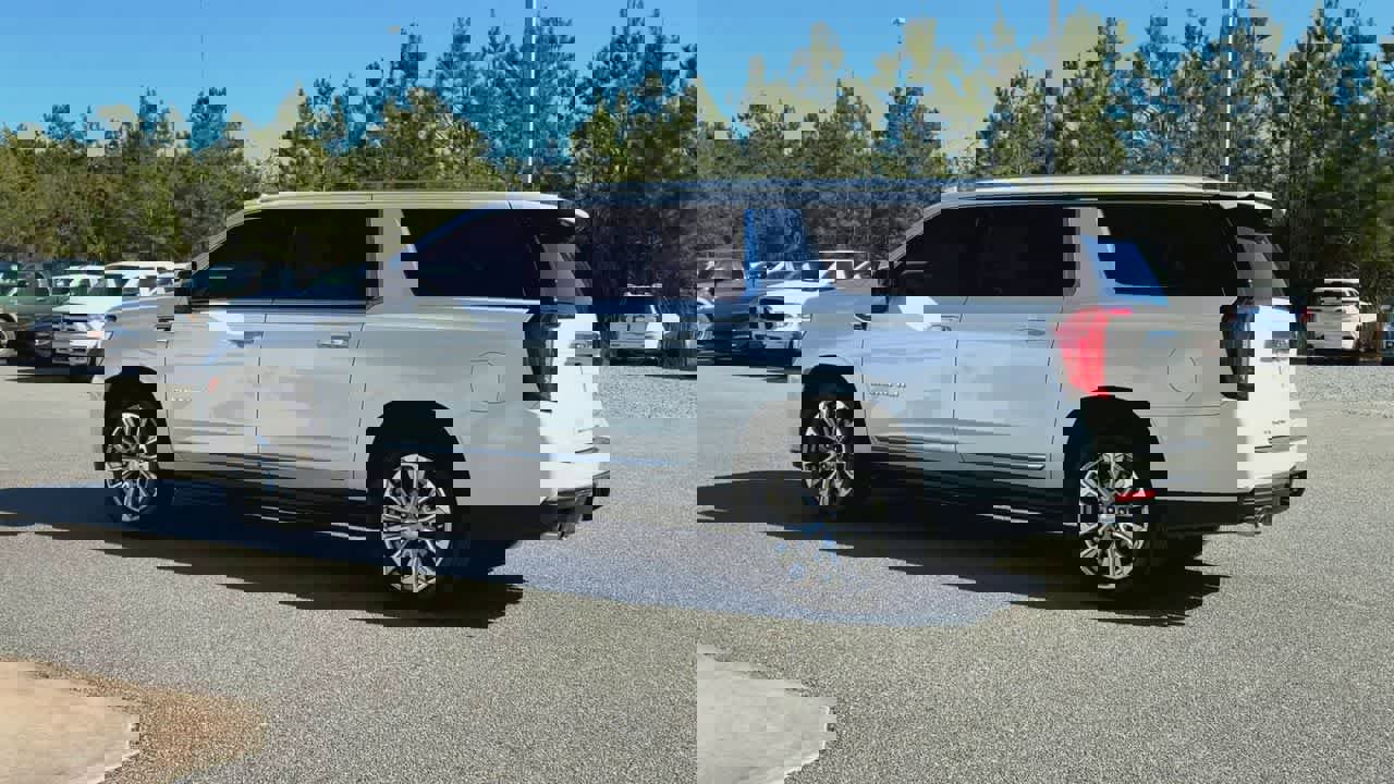 Used 2022 GMC Yukon XL Denali image 6