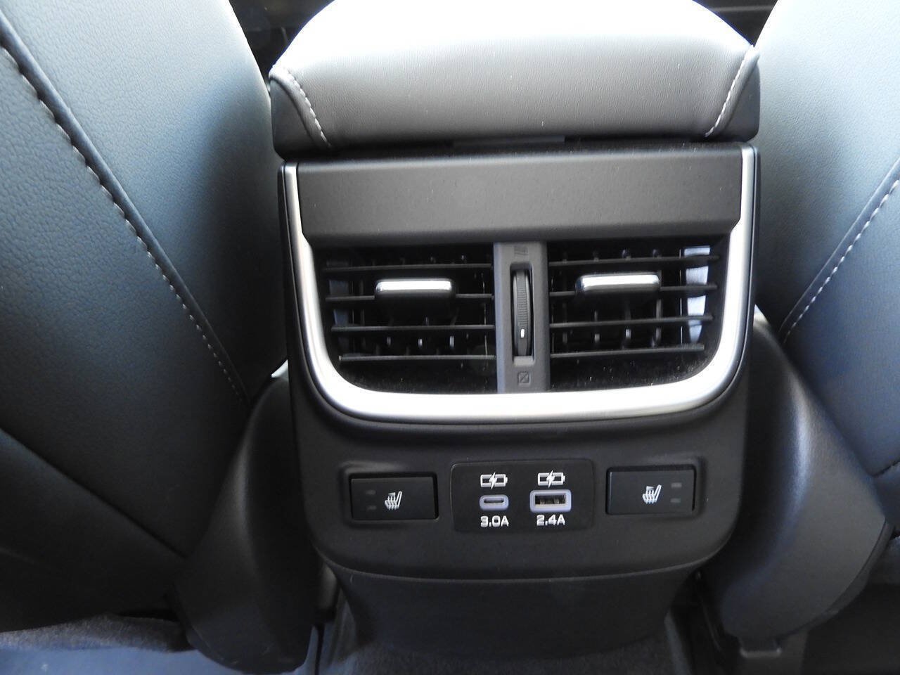 Used 2025 Subaru Outback Limited AWD/4WD image 24