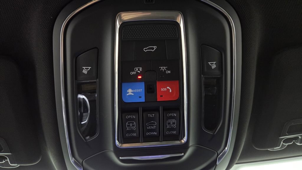 New 2025 Jeep Grand Cherokee Limited w/ Trailer Tow Package image 30