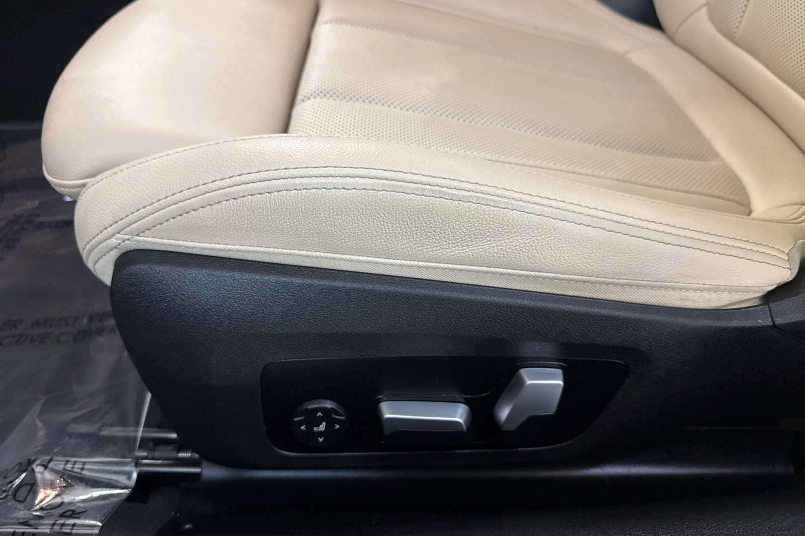 Certified 2023 BMW 430i Convertible w/ M Sport Package image 14