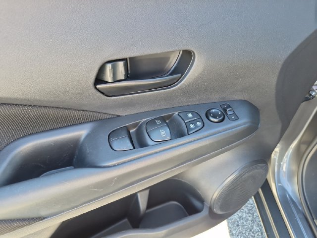 Certified 2021 Nissan Kicks S FWD image 14