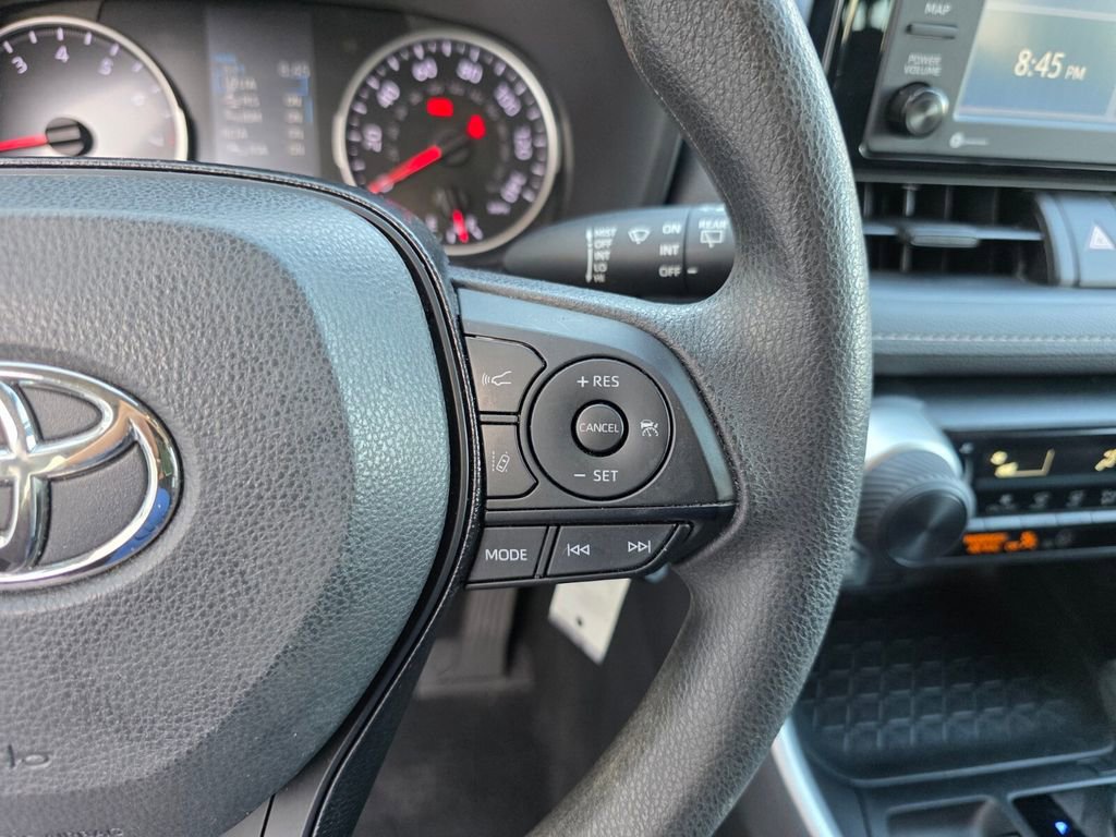 Used 2021 Toyota RAV4 LE image 20