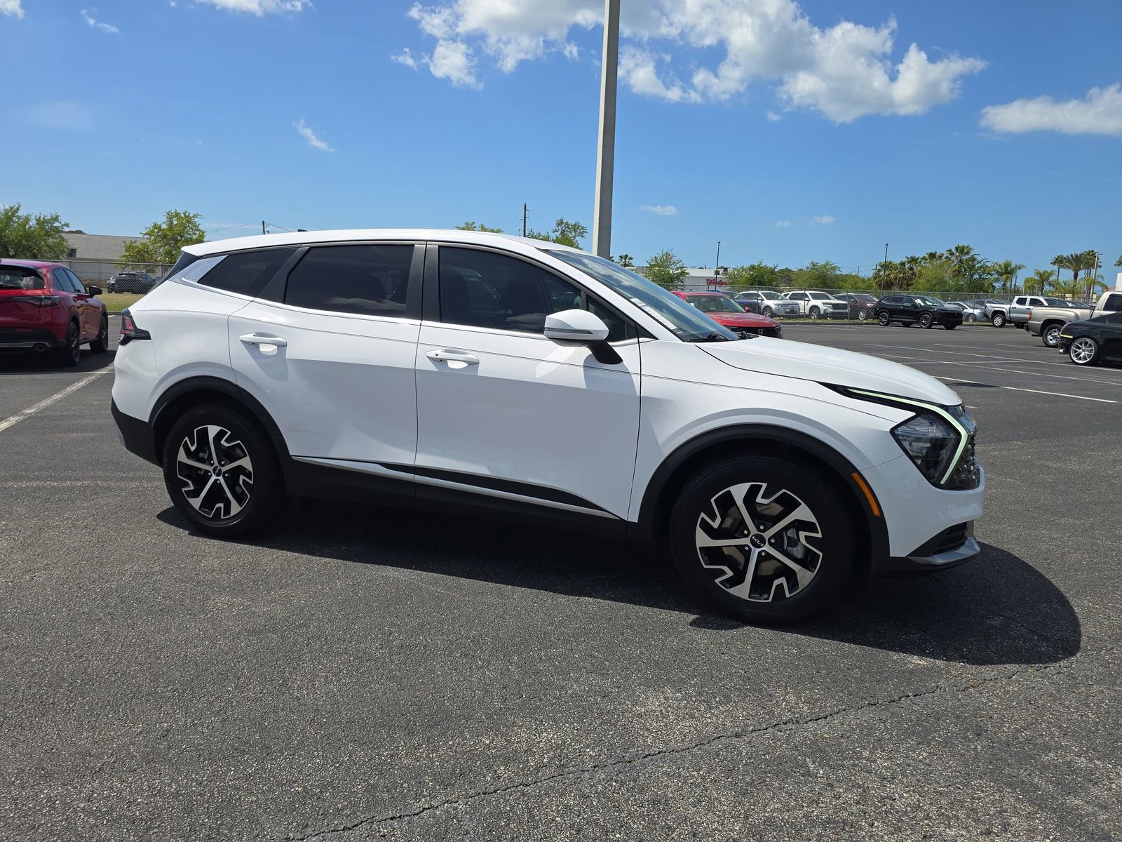 Used 2023 Kia Sportage EX image 2