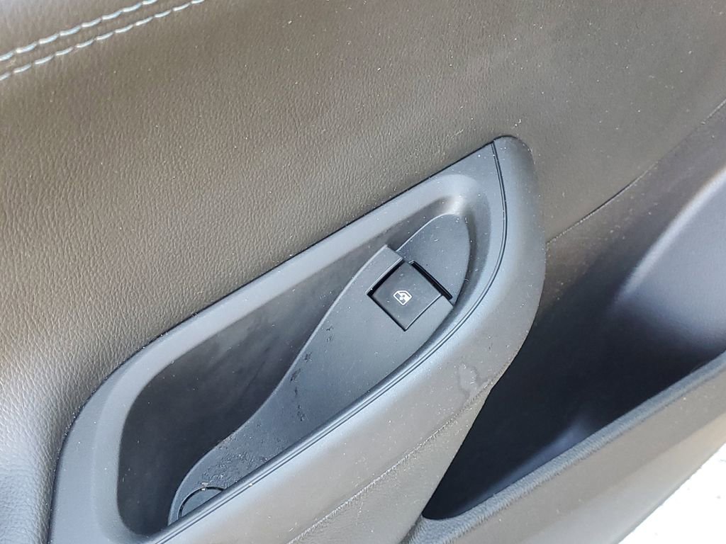 Used 2017 Chevrolet Cruze Premier image 21